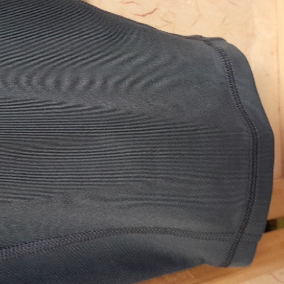 Danskin gray fitted athletic shorts size 12/14 L - Picture 4 of 12